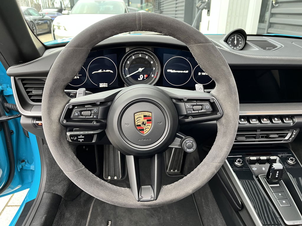 Porsche 992 Carrera 4S