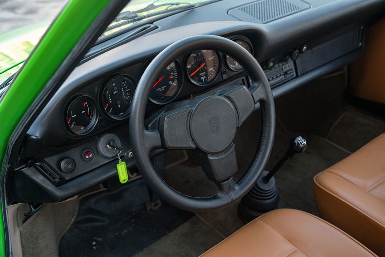 Porsche 911 Carrera 2.7
