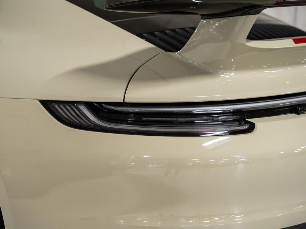 Porsche 992 Carrera 4 GTS