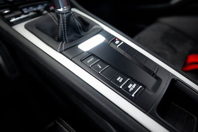 Porsche 981 Cayman GT4