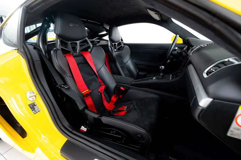 Porsche 981 Cayman GT4