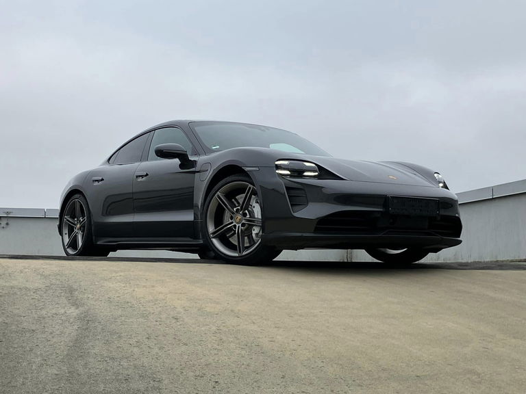 Porsche Taycan 4S