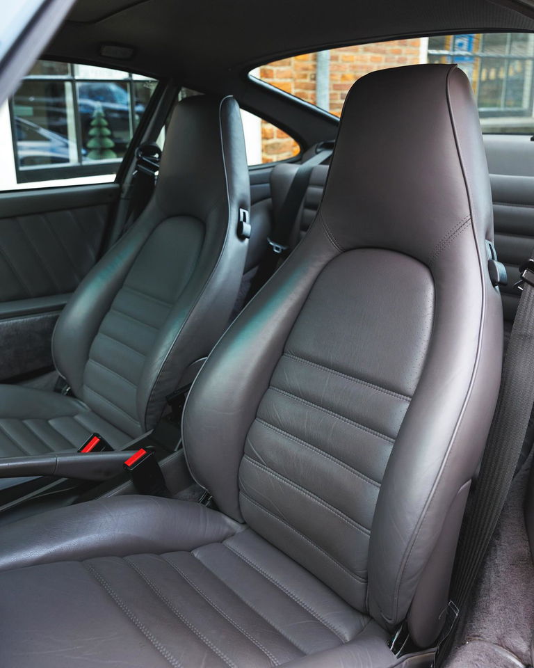 Porsche 964 Carrera 4