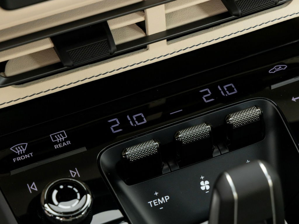 Porsche 992 Carrera 4S