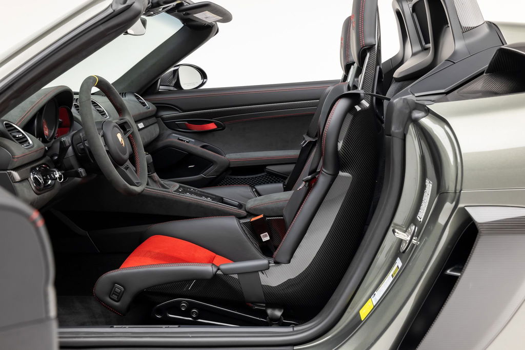 Porsche 718 Spyder RS