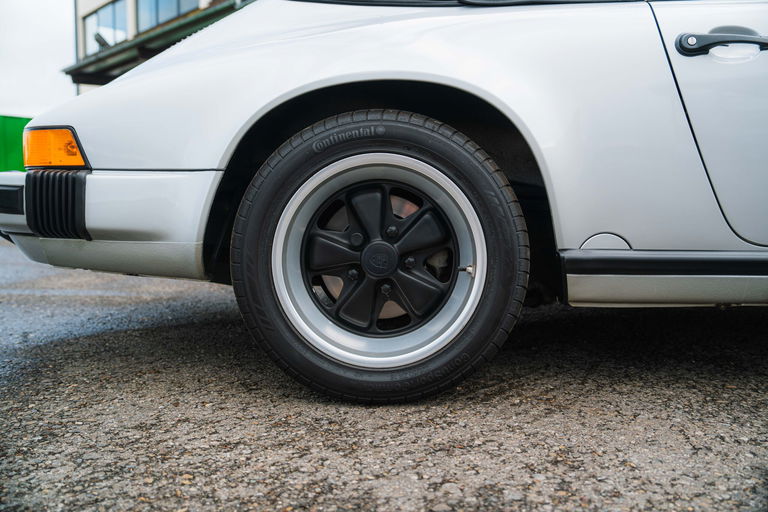 Porsche 911 Carrera 3.2