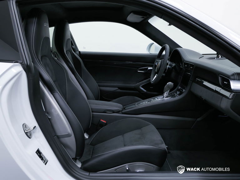 Porsche 991.2 Carrera GTS