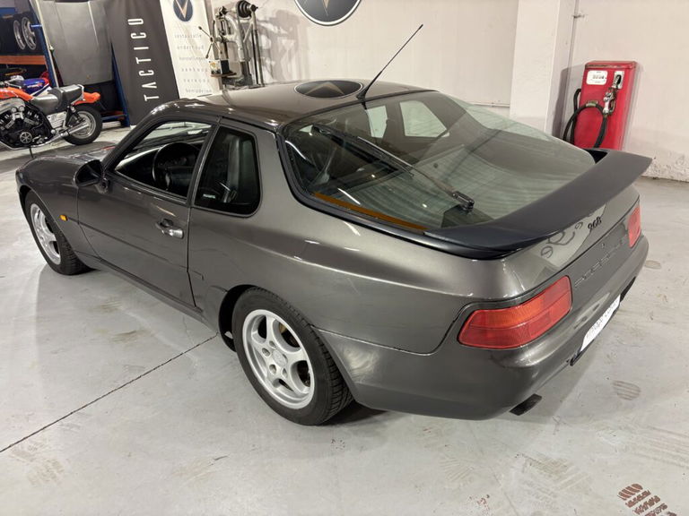 Porsche 968