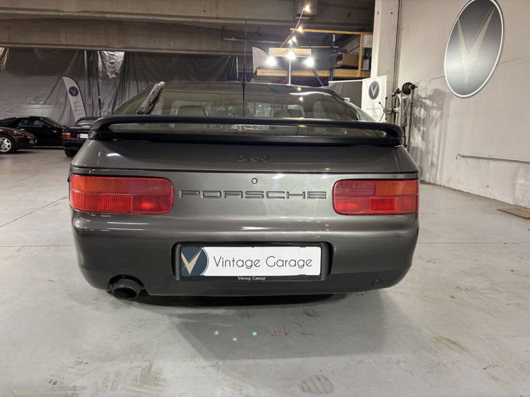 Porsche 968