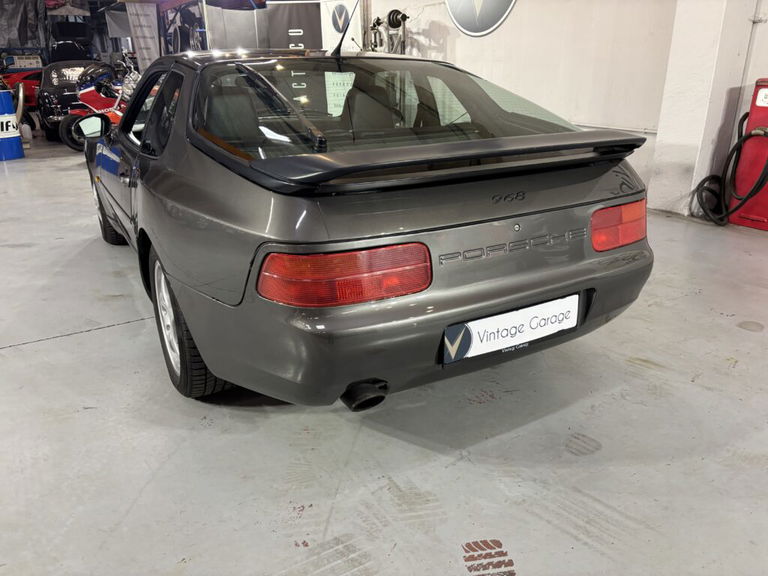 Porsche 968