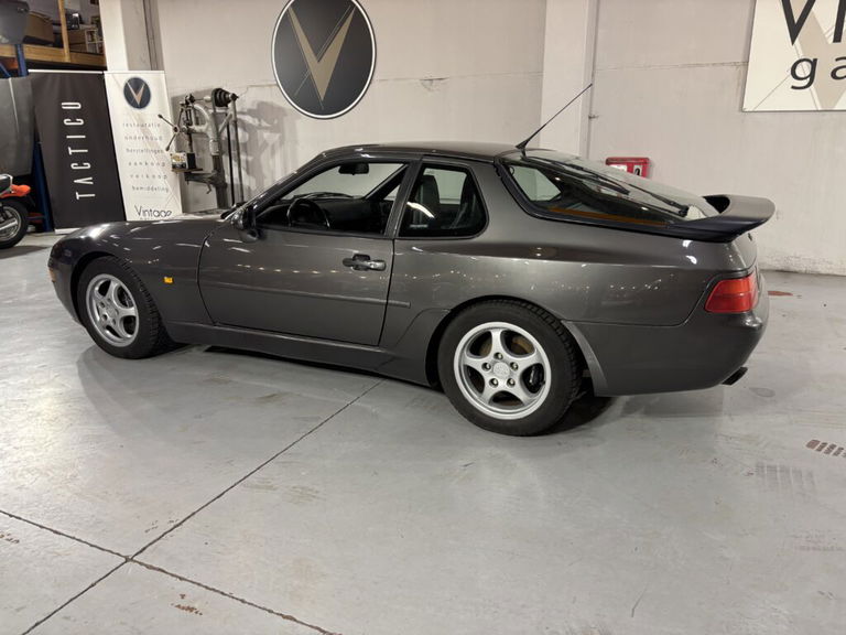 Porsche 968