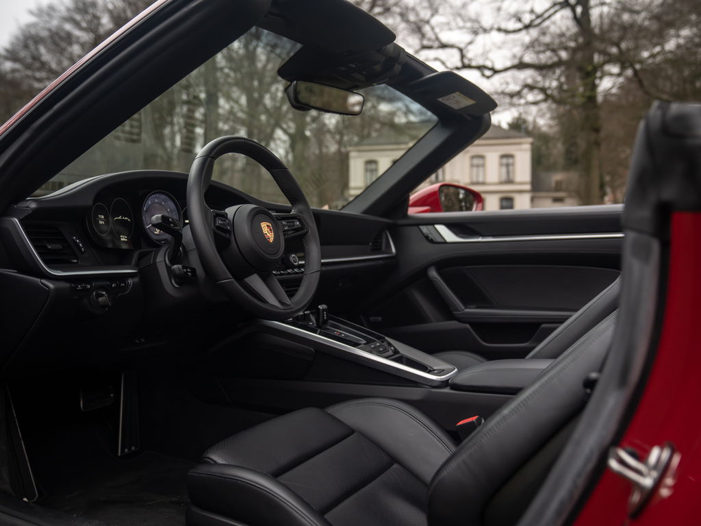 Porsche 992 Carrera 4S