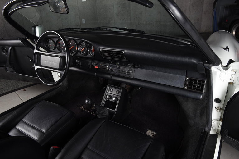 Porsche 911 Carrera 3.2 Speedster (US)