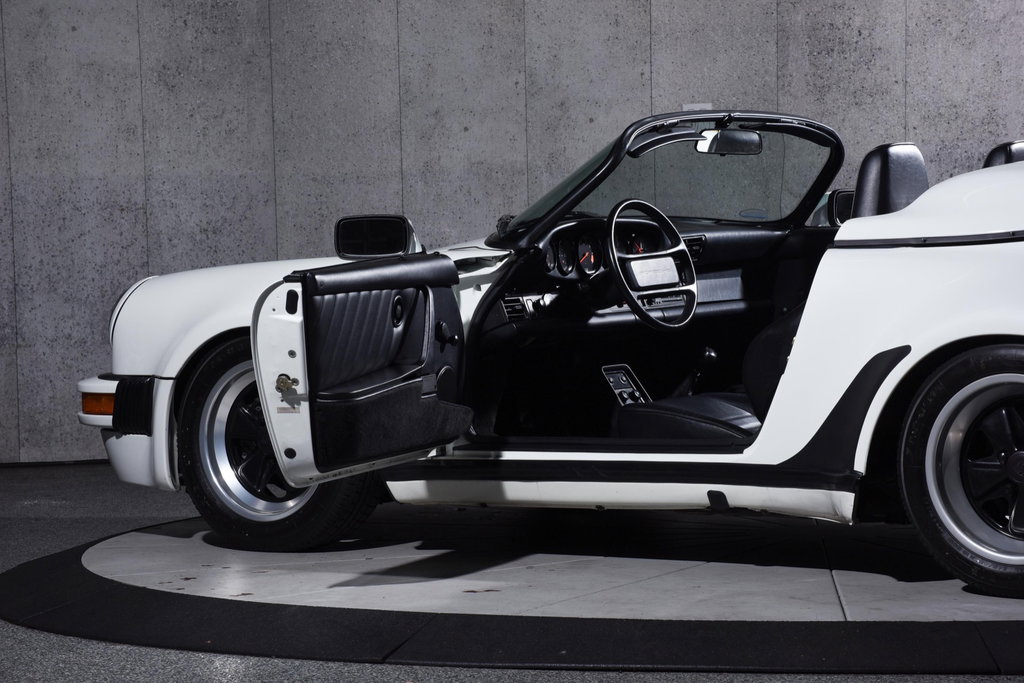 Porsche 911 Carrera 3.2 Speedster (US)