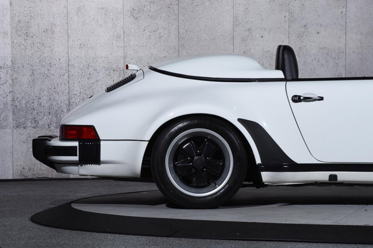 Porsche 911 Carrera 3.2 Speedster (US)