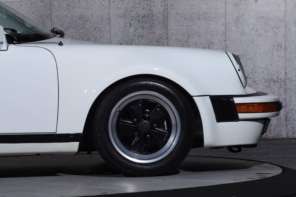 Porsche 911 Carrera 3.2 Speedster (US)