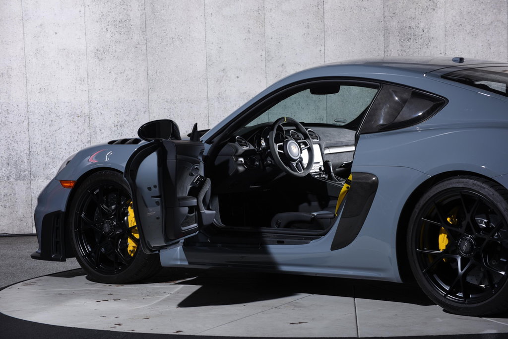 Porsche 718 Cayman GT4 RS