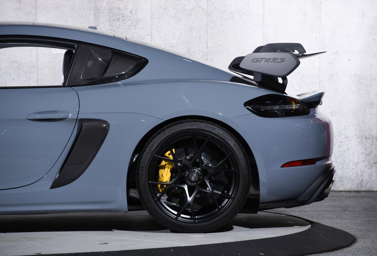 Porsche 718 Cayman GT4 RS