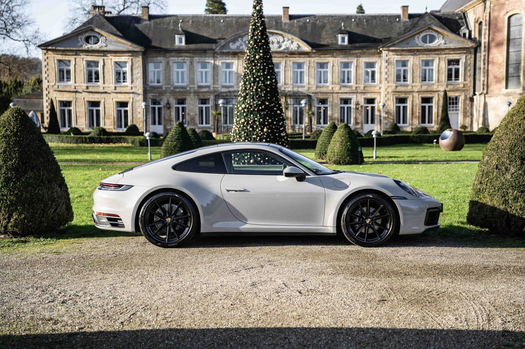 Porsche 992 Carrera