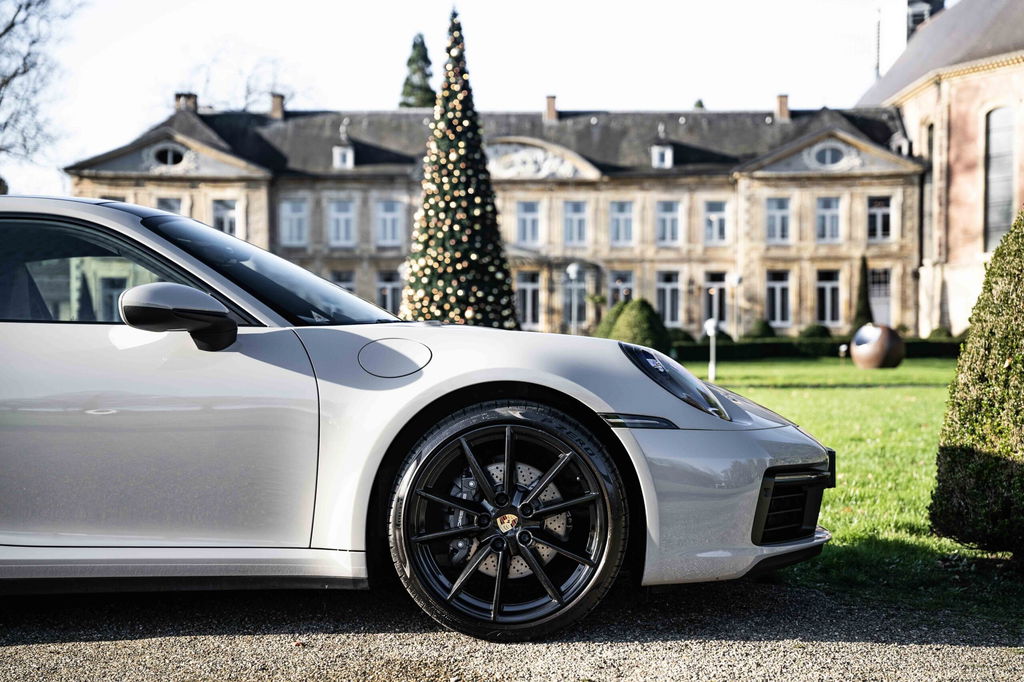 Porsche 992 Carrera