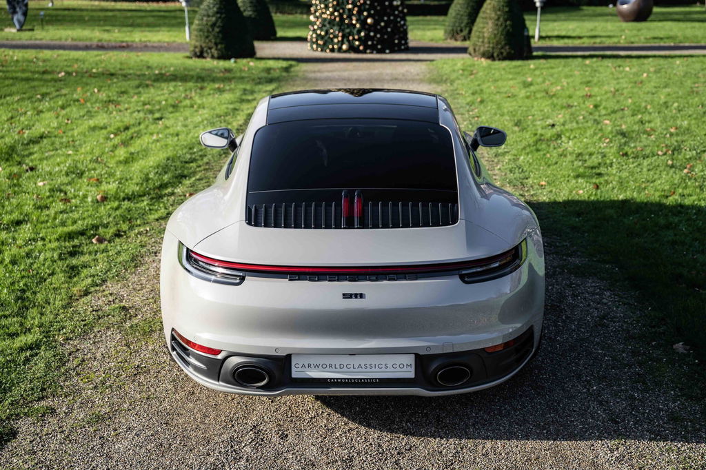 Porsche 992 Carrera