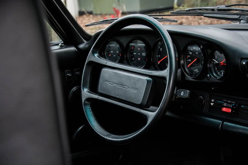 Porsche 911 Carrera 3.2