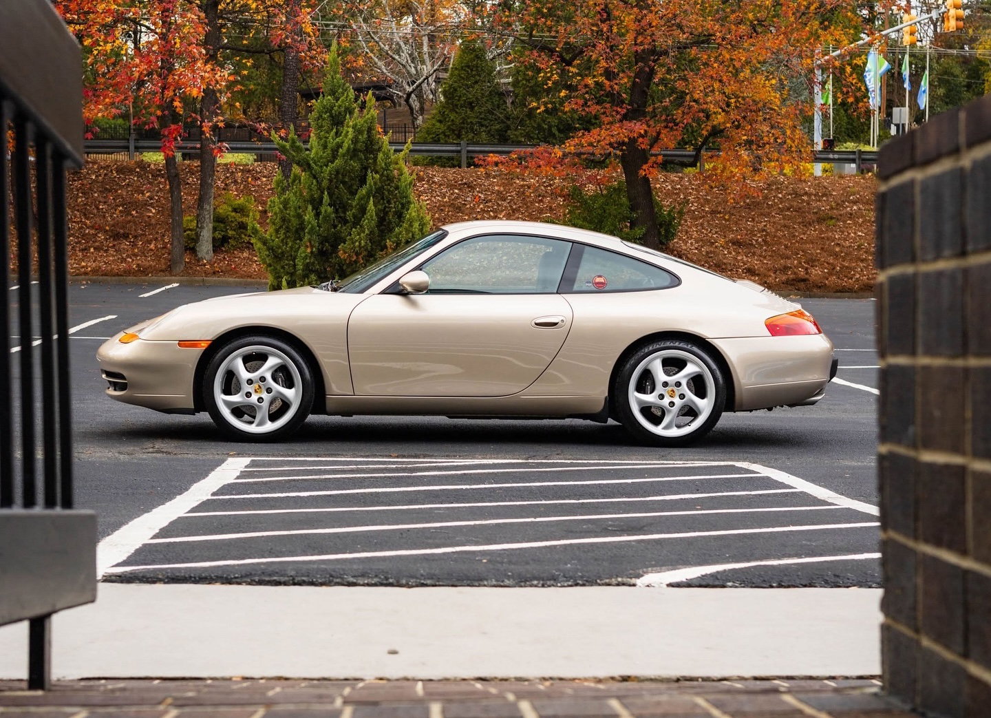 Porsche 996 Carrera 1999 - elferspot.com - Marketplace for Porsche