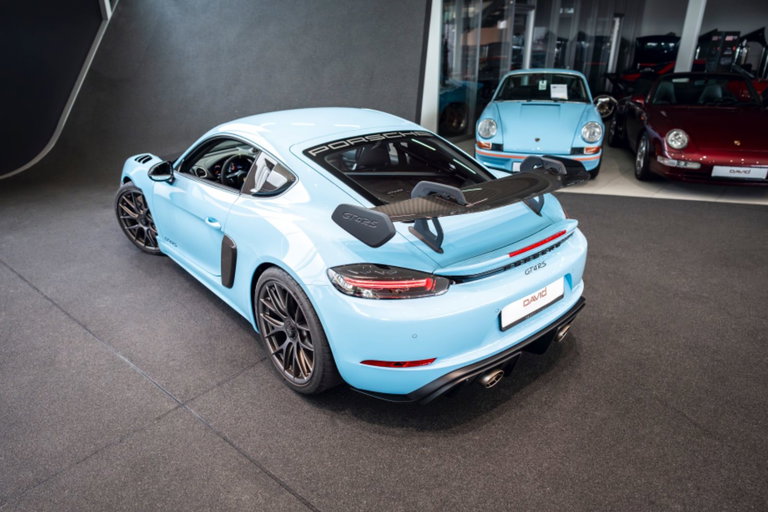 Porsche 718 Cayman GT4 RS