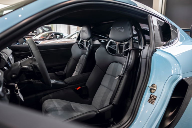 Porsche 718 Cayman GT4 RS