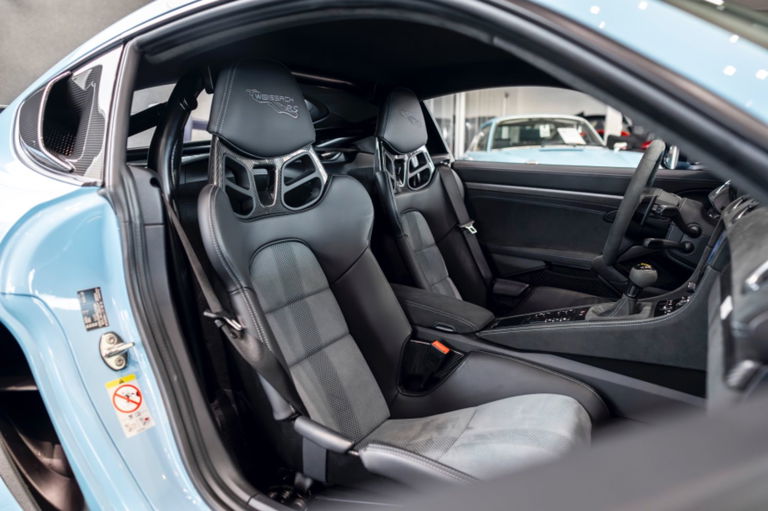 Porsche 718 Cayman GT4 RS