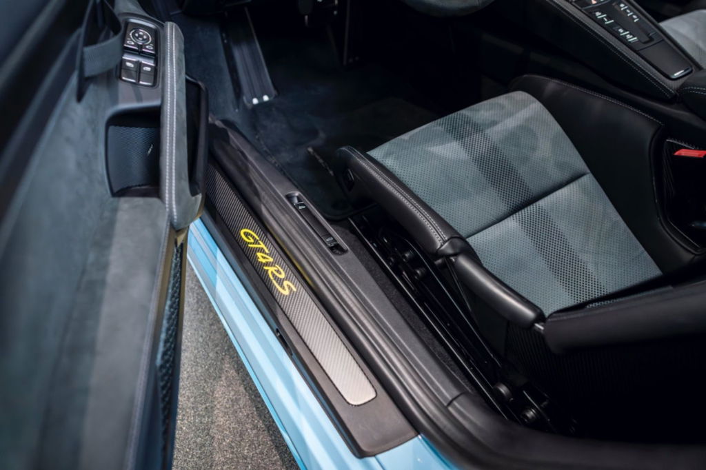 Porsche 718 Cayman GT4 RS