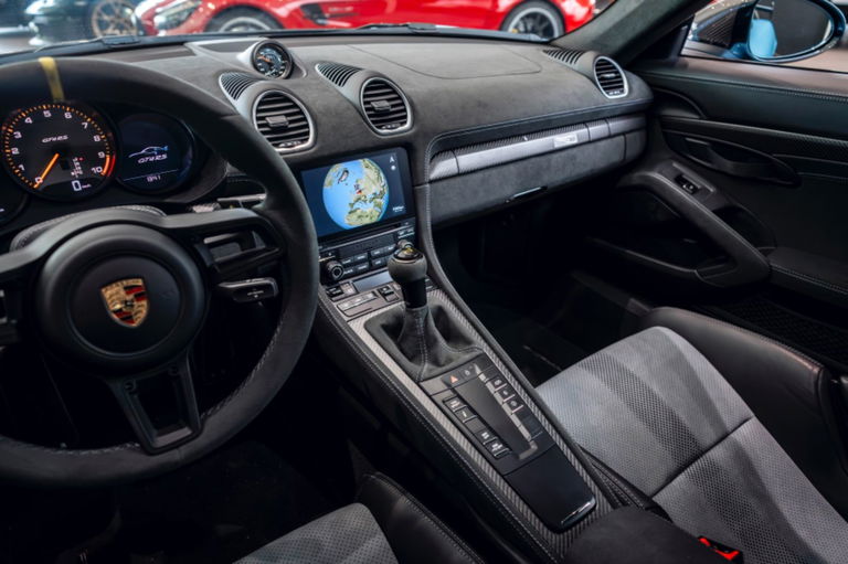 Porsche 718 Cayman GT4 RS