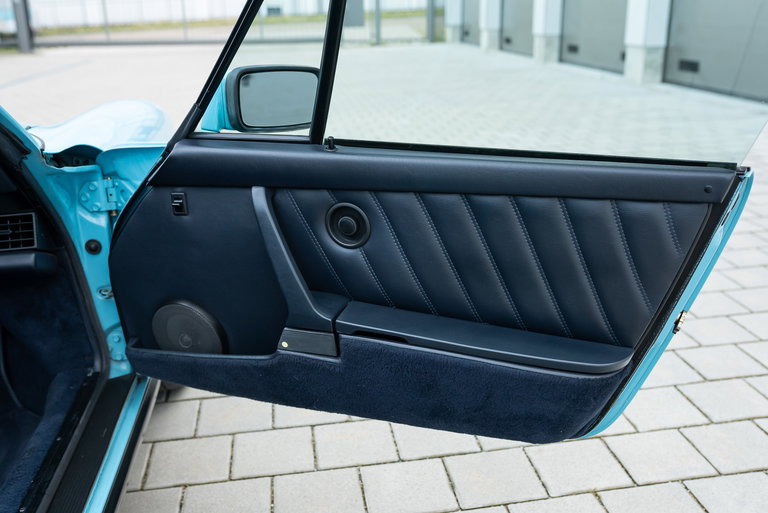 Porsche 911 Carrera 3.2 (US)