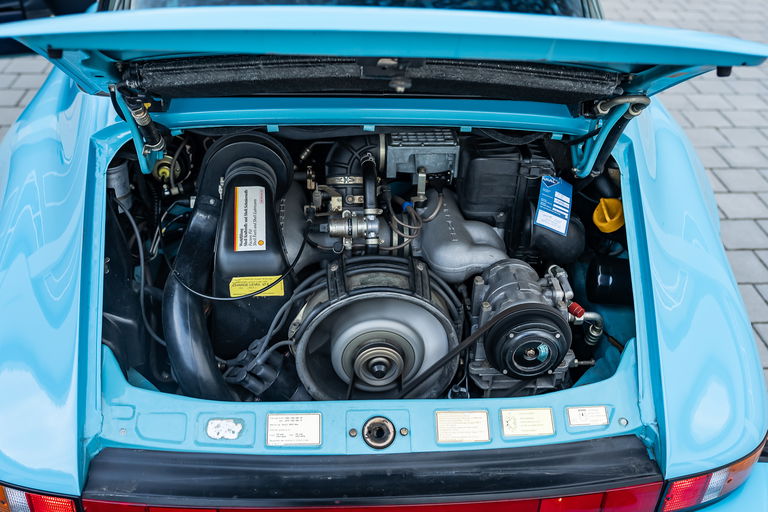 Porsche 911 Carrera 3.2 (US)