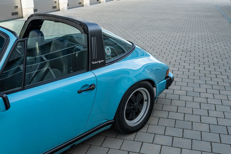 Porsche 911 Carrera 3.2 (US)