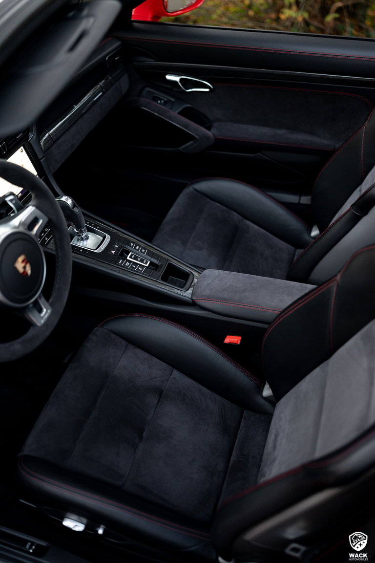 Porsche 991 Carrera GTS