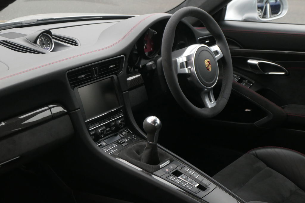 Porsche 991 Carrera GTS