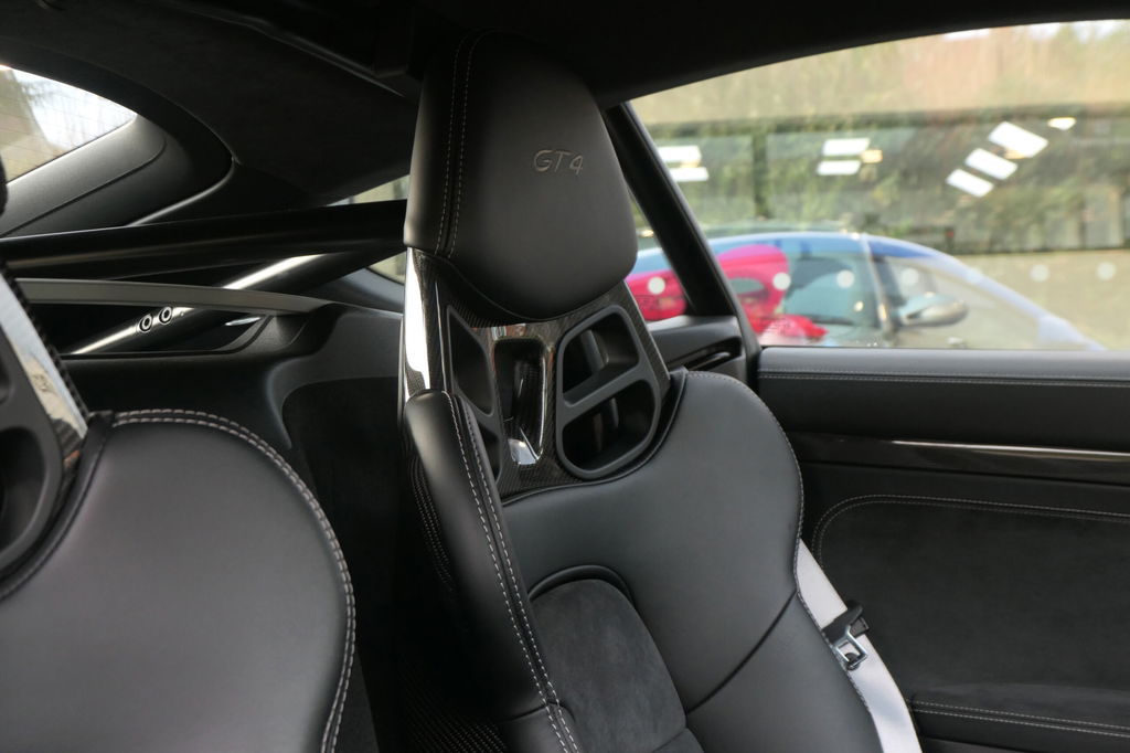 Porsche 981 Cayman GT4