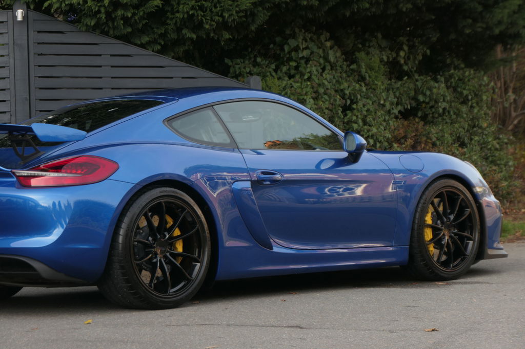 Porsche 981 Cayman GT4
