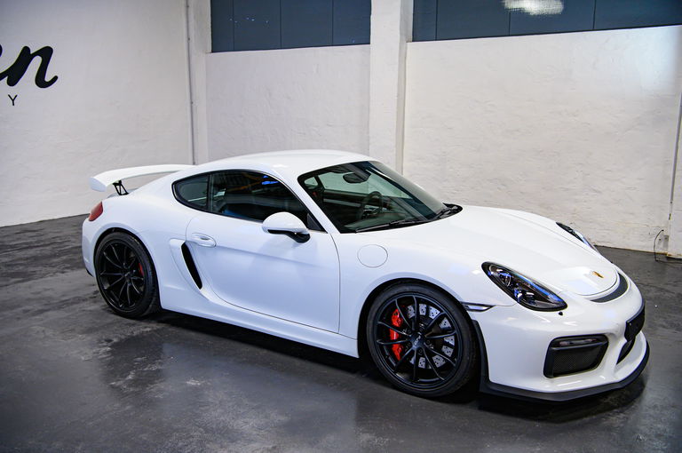 Porsche 981 Cayman GT4