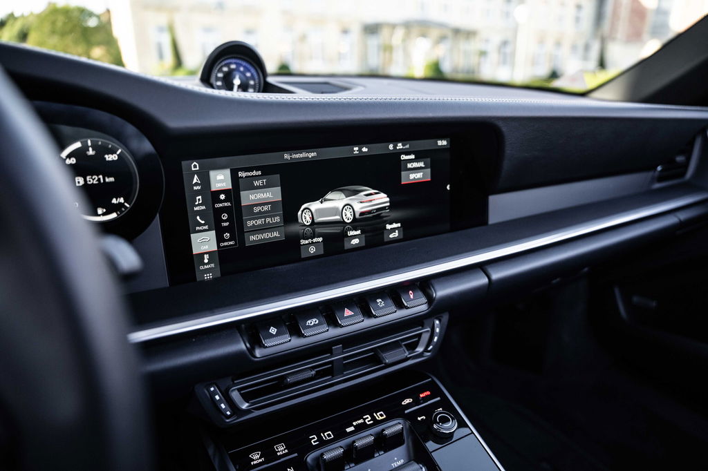 Porsche 992 Carrera 4S