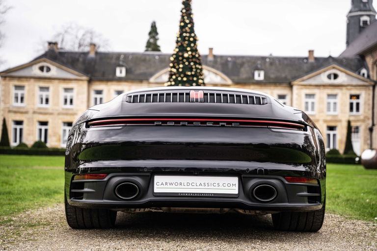 Porsche 992 Carrera 4S