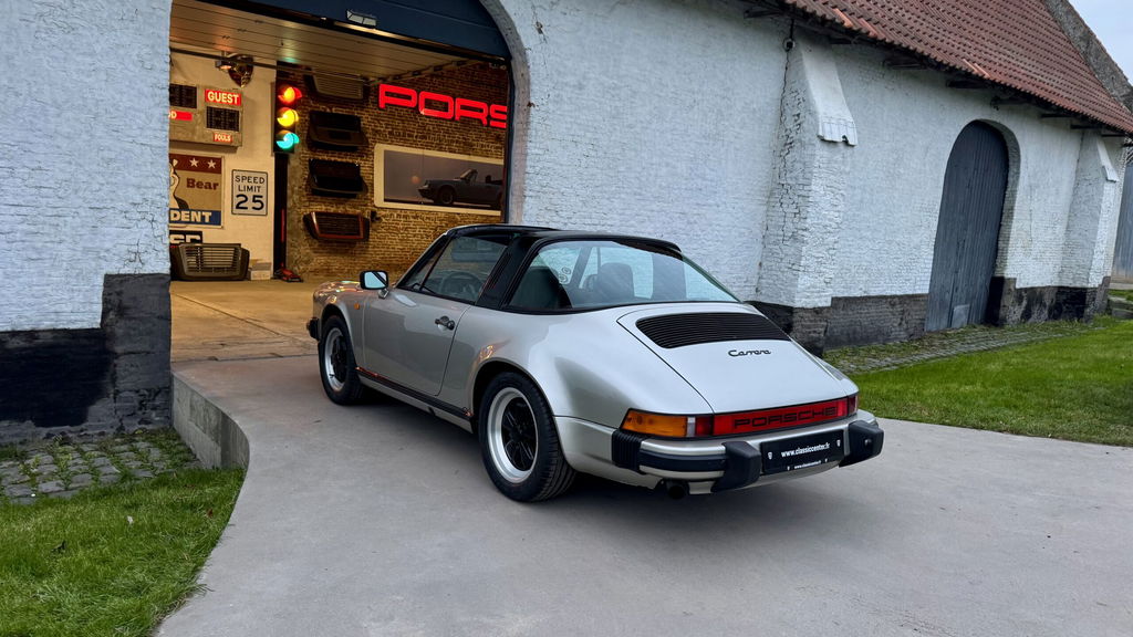 Porsche 911 Carrera 3.2