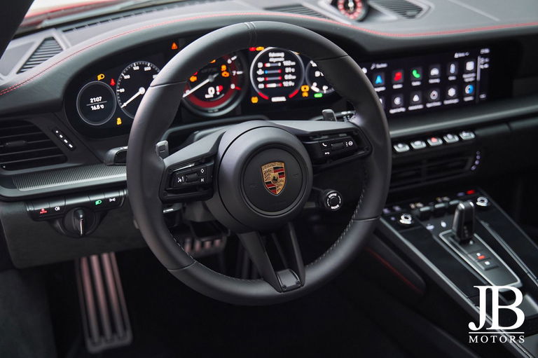 Porsche 992 Carrera GTS