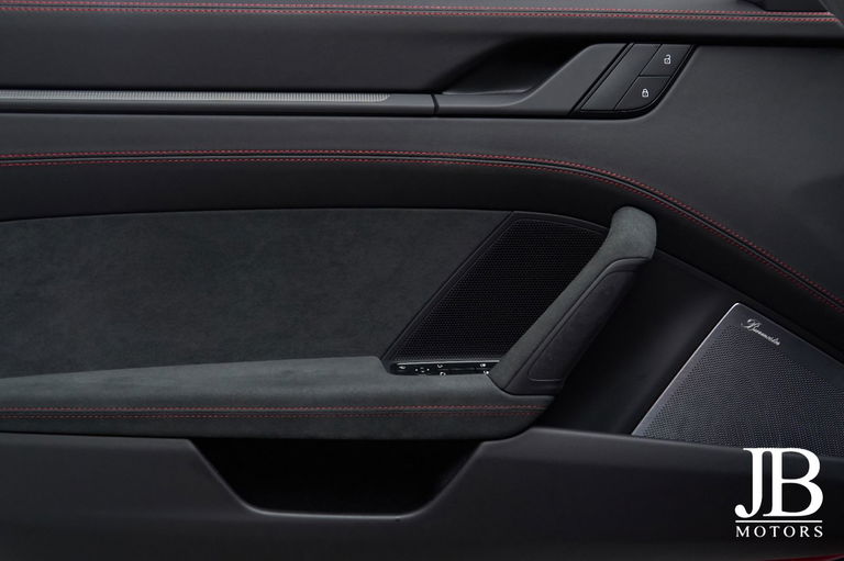 Porsche 992 Carrera GTS