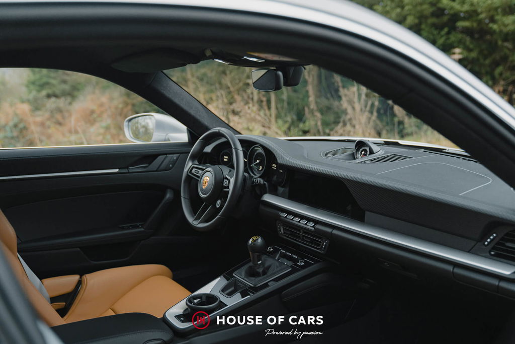 Porsche 992 GT3 Touring