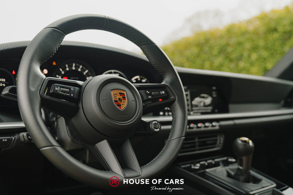 Porsche 992 GT3 Touring