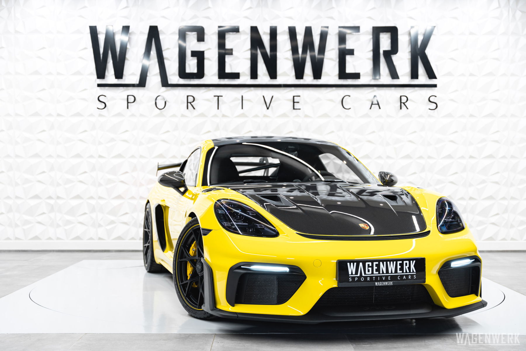 Porsche 718 Cayman GT4 type 982 2019 Racing Yellow Porsche
