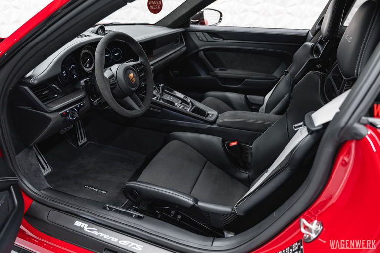 Porsche 992 Carrera GTS