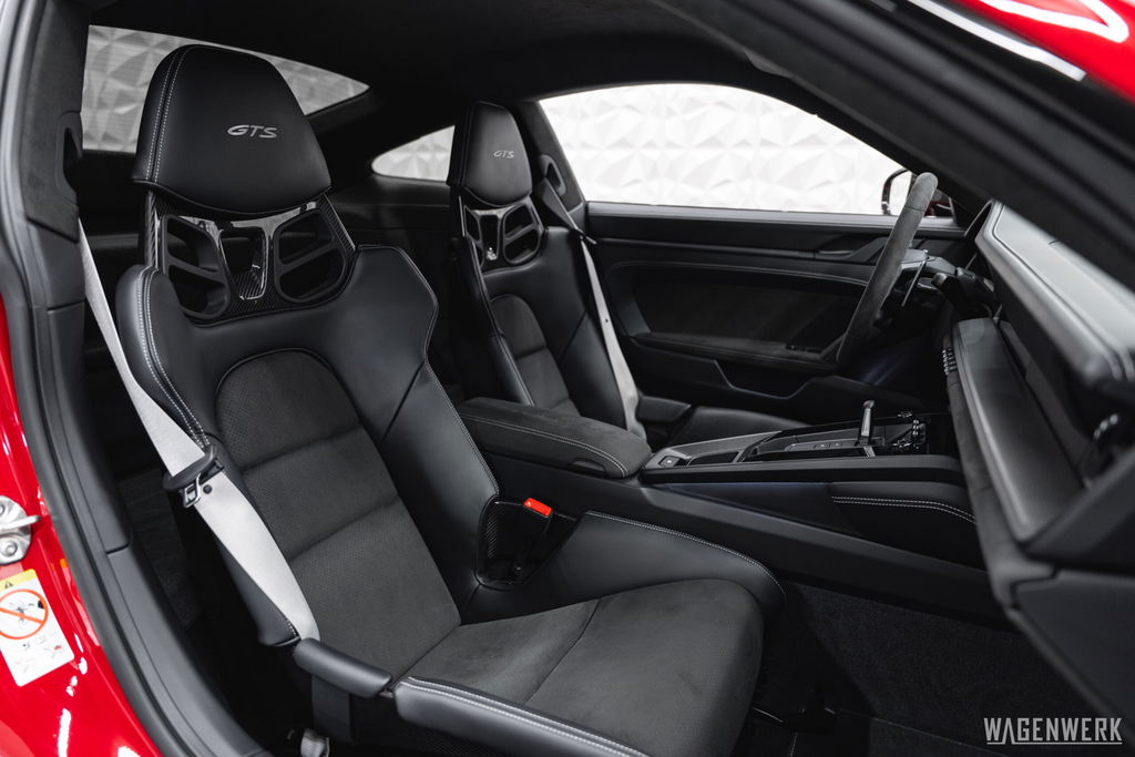 Porsche 992 Carrera GTS